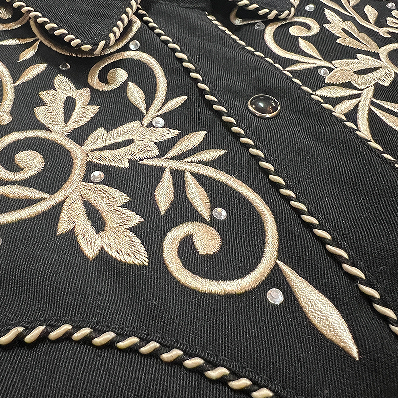 Women’s Embroidered Western Shirt