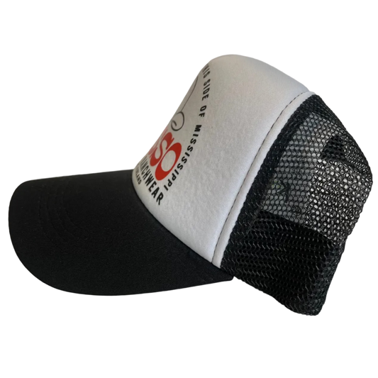 Lasso trucker hat seen from the side