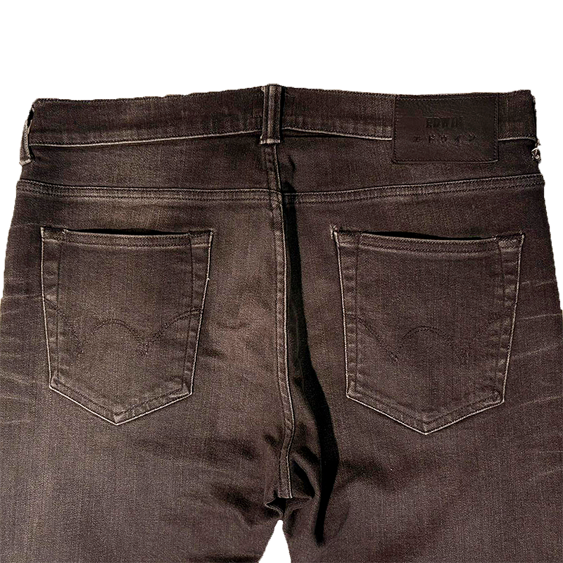 ED 80 Slim Tapered Jeans